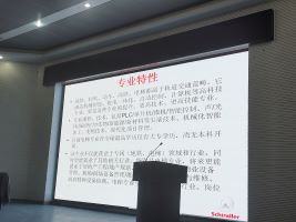 河南建筑职业技术学院 机电工程系特邀迅达（中国）电梯有限公司校企合作总监李志弘作专题讲座