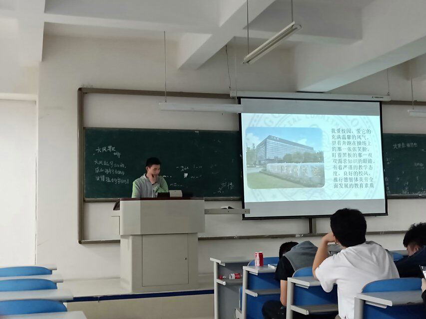 【院系新闻】电梯与物联网学院青橄榄文学社举办 “弘扬中华文化，传承民族精神”朗诵比赛